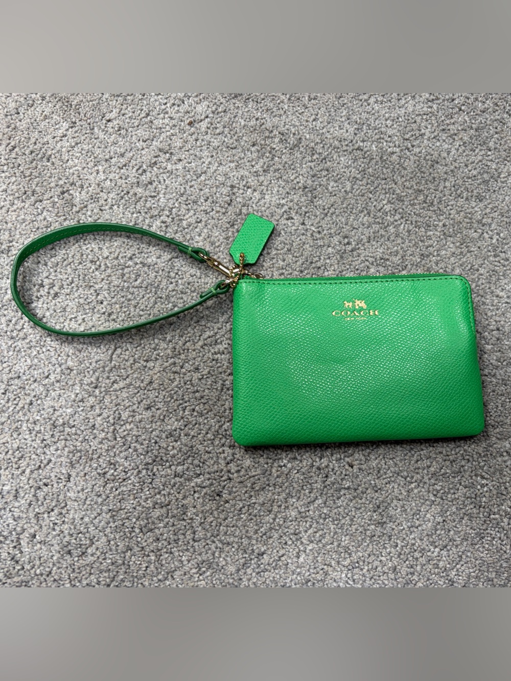 Corner Zip Coach Kelly Green Wristlet